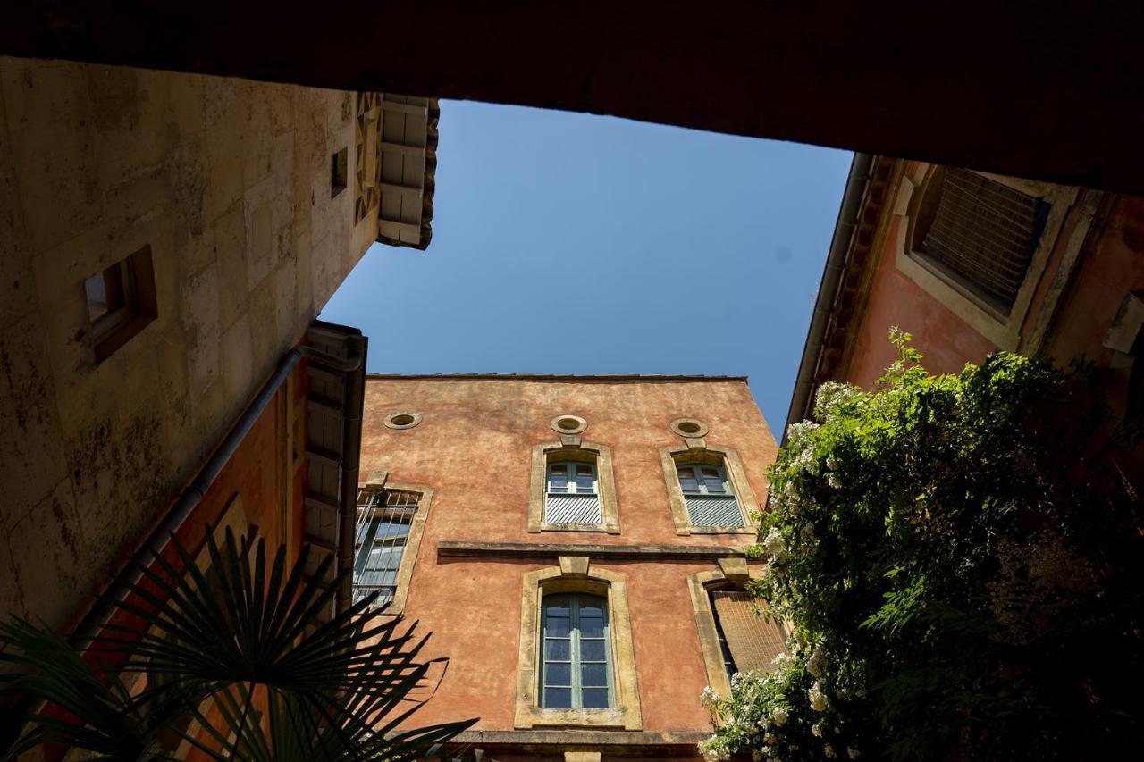 Rue Du Chateau Tarascon Exterior foto